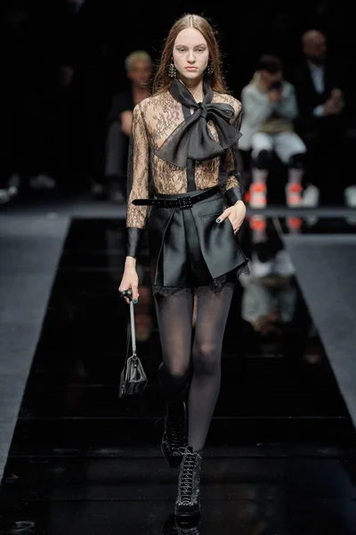 Look 60
